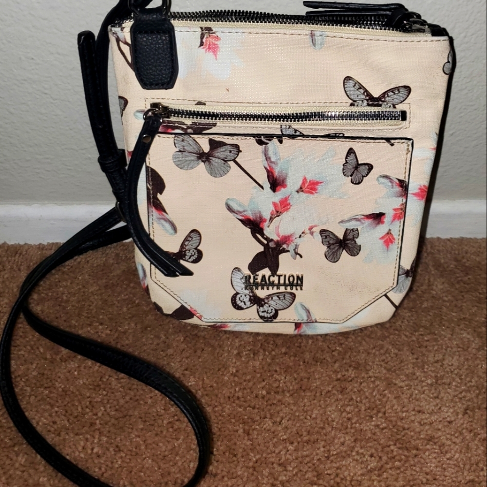 Kenneth Cole Reaction Crossbody